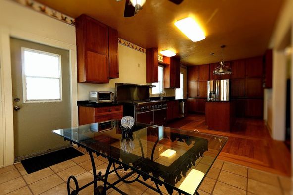 220 Lakeside Dr, Walkerton, IN 46574